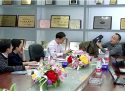 ���Қgӭ�������F(tu��n)�W�R��ǧ�﹫˾���^�����