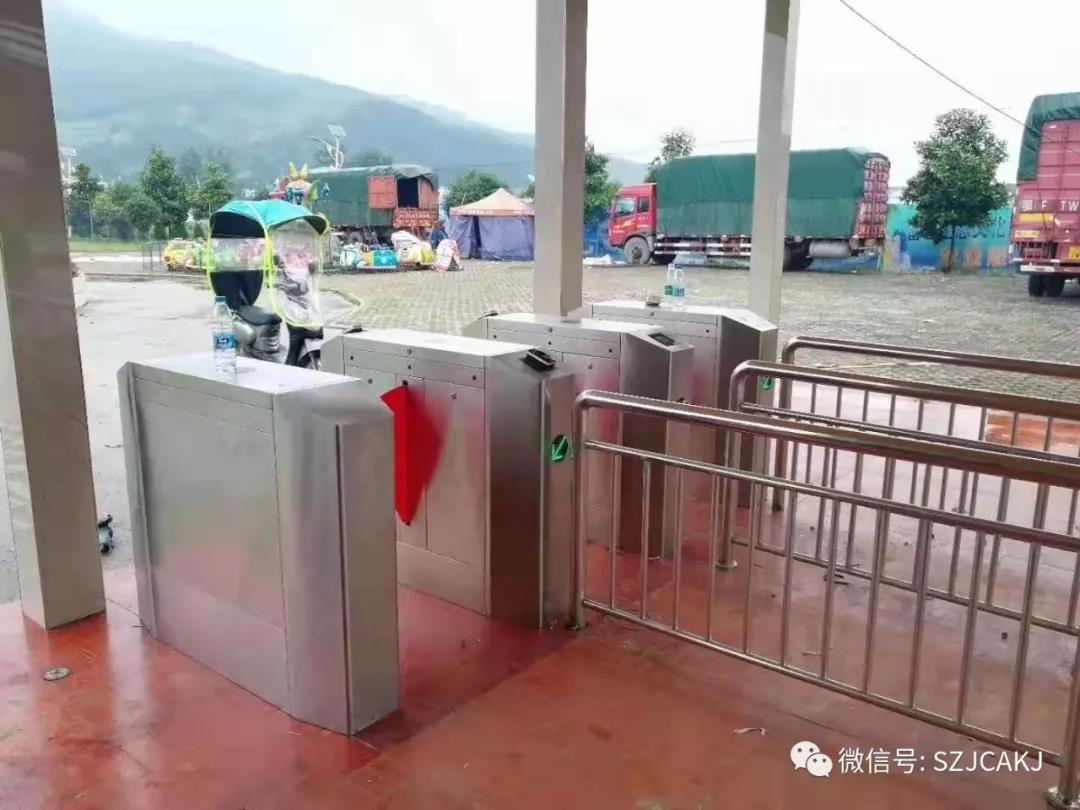 ���ݳɰ������� ����ͨ���l��܇���R�e����չʾ